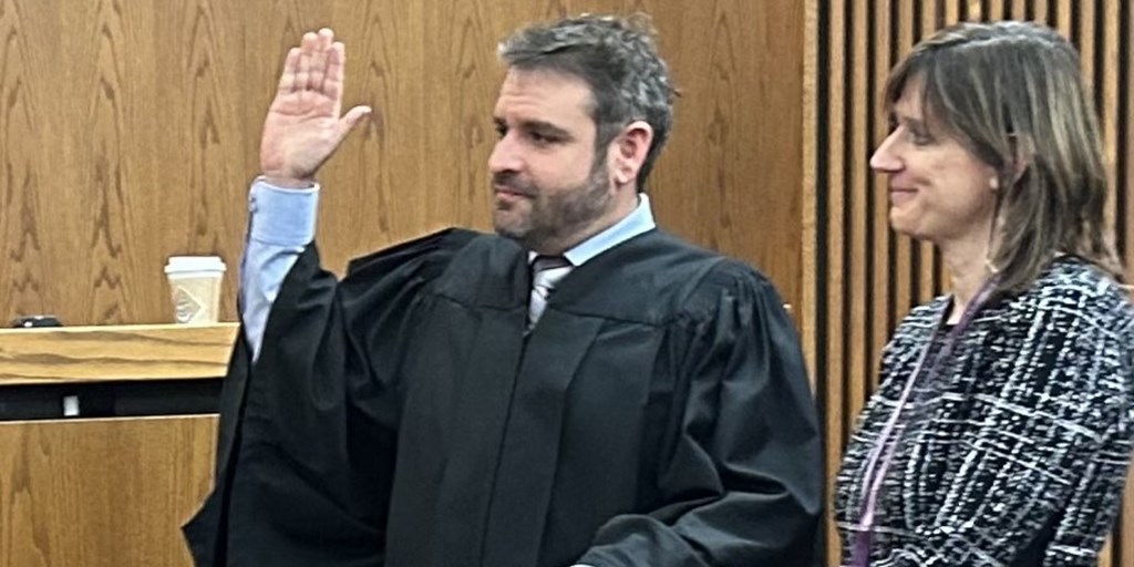 Judge Clary Sworn-In
